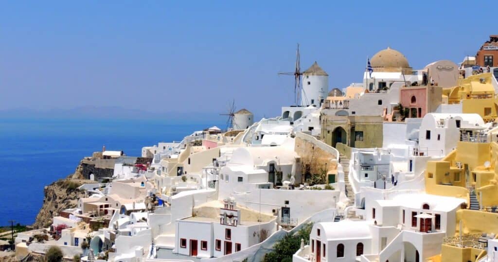 Greece Tax Guide 2026: Income Tax Cuts, Non-Dom Regimes and Property Taxes Explained