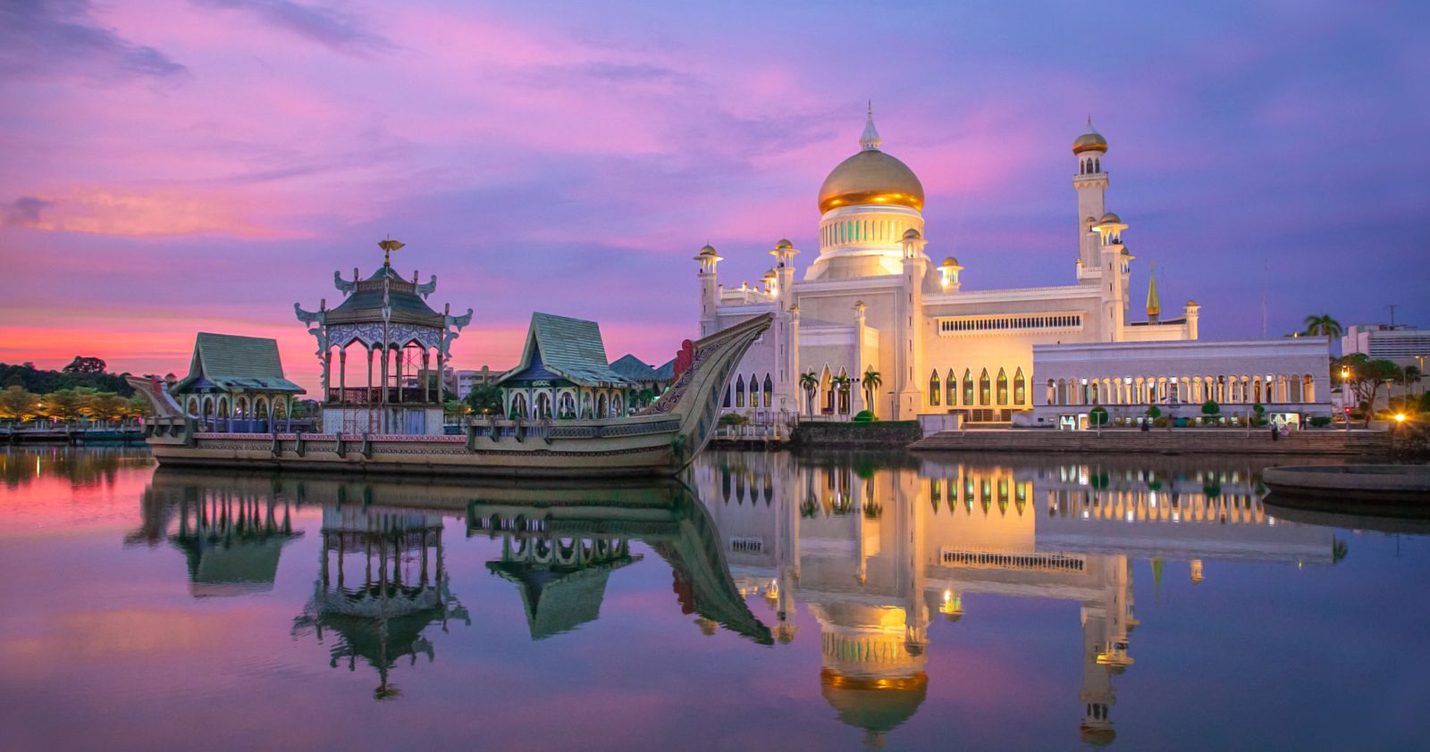 Sultan Omar Ali Saifuddien Mosque in Bandar Seri Begawan, Brunei, reflected in the lagoon at sunset